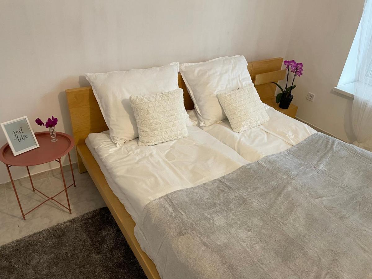 Boni Apartman Miskolc Esterno foto