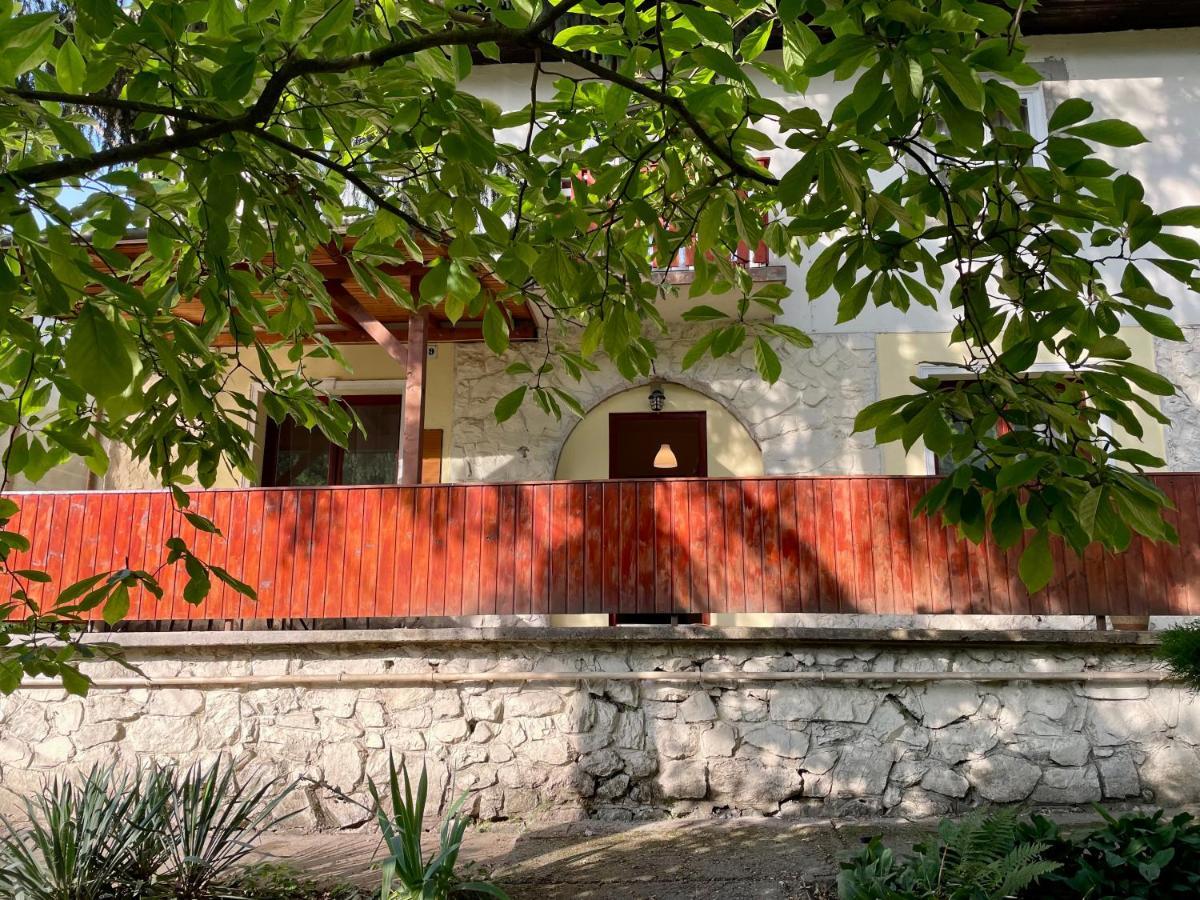 Boni Apartman Miskolc Esterno foto